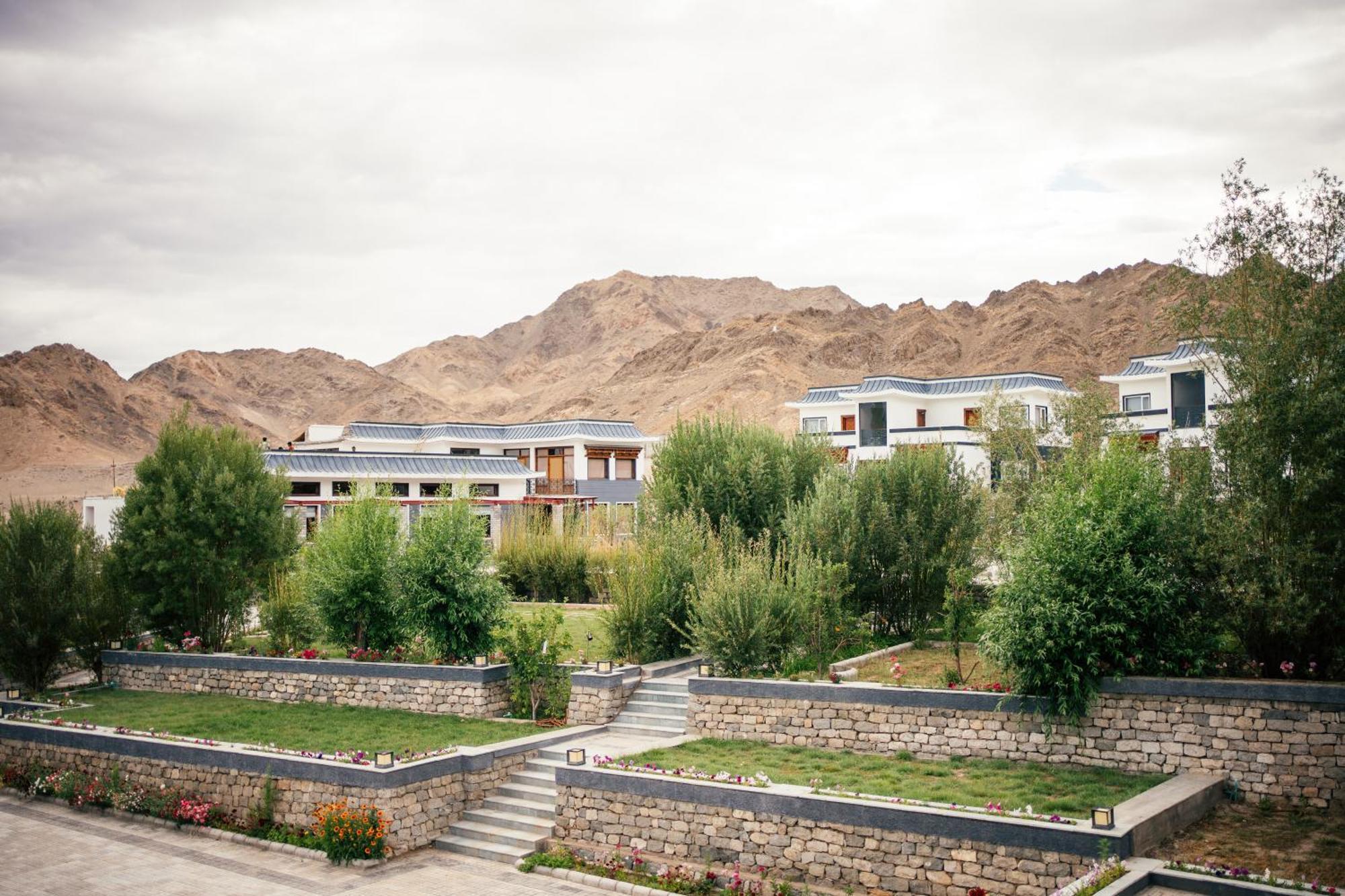 Angkasa Ladakh Resort Leh Extérieur photo