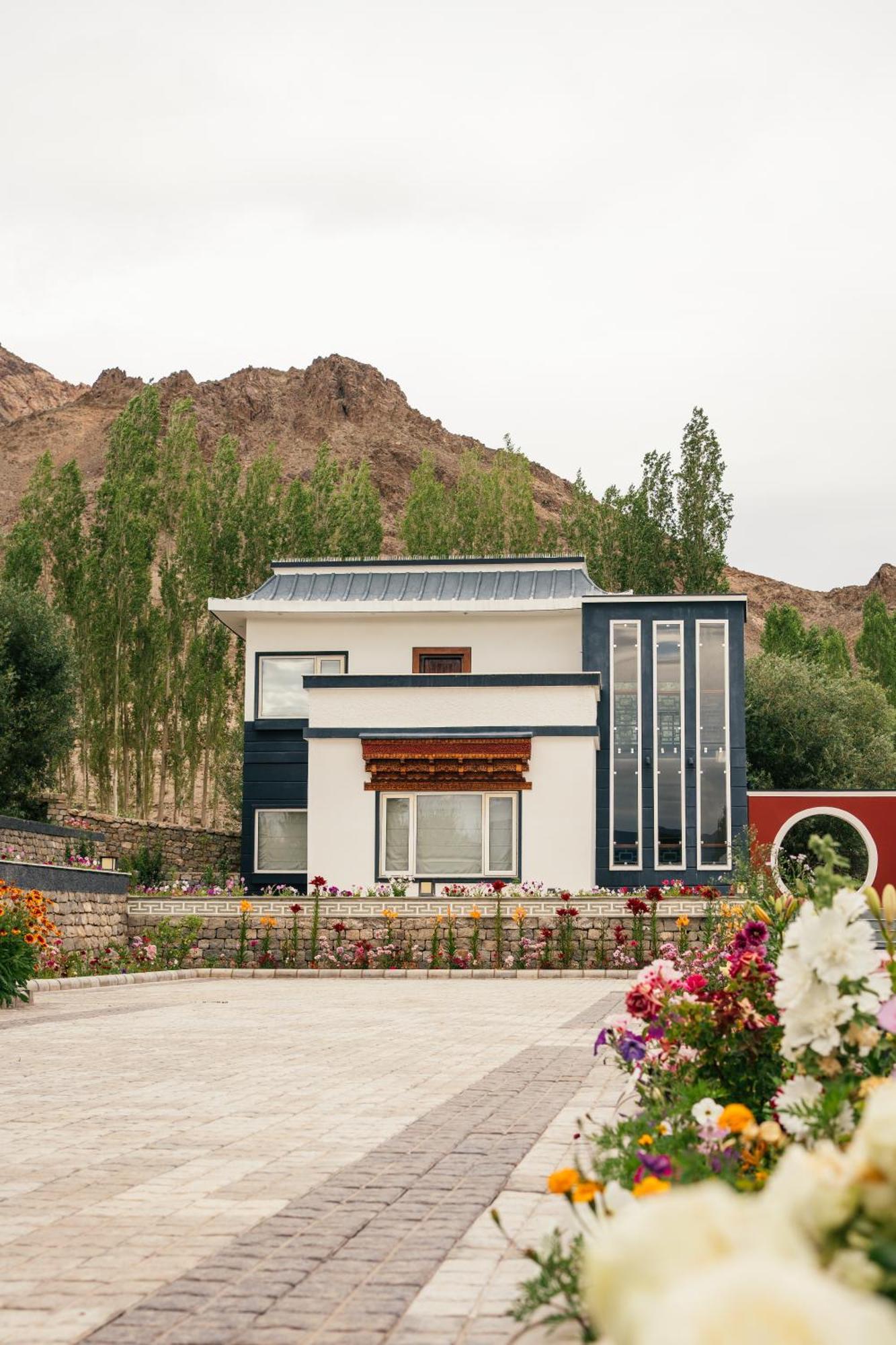 Angkasa Ladakh Resort Leh Extérieur photo