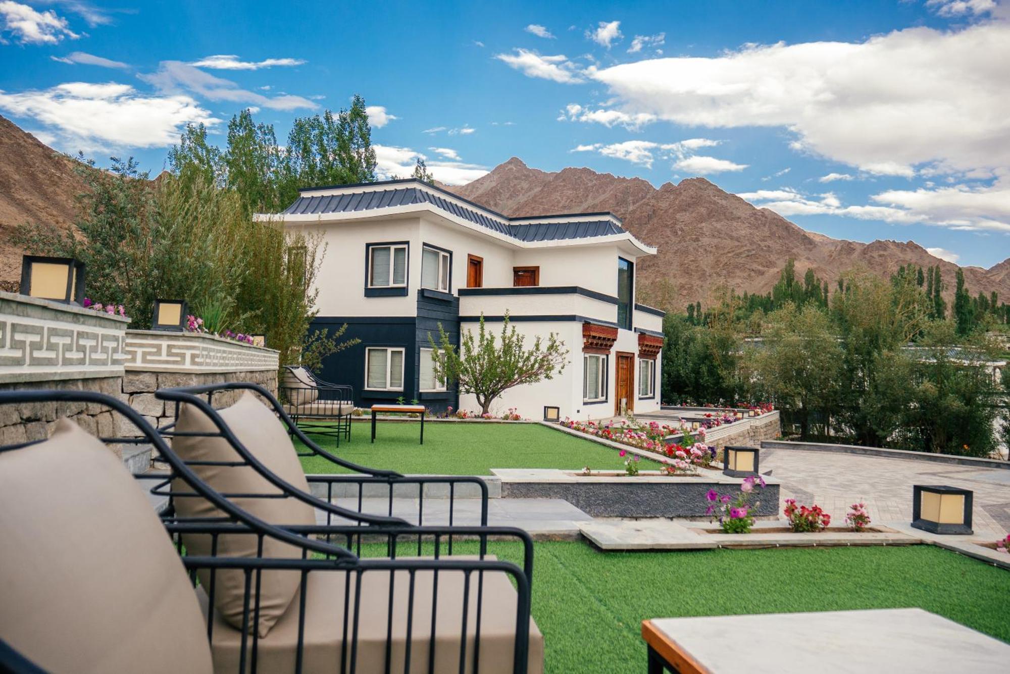 Angkasa Ladakh Resort Leh Extérieur photo