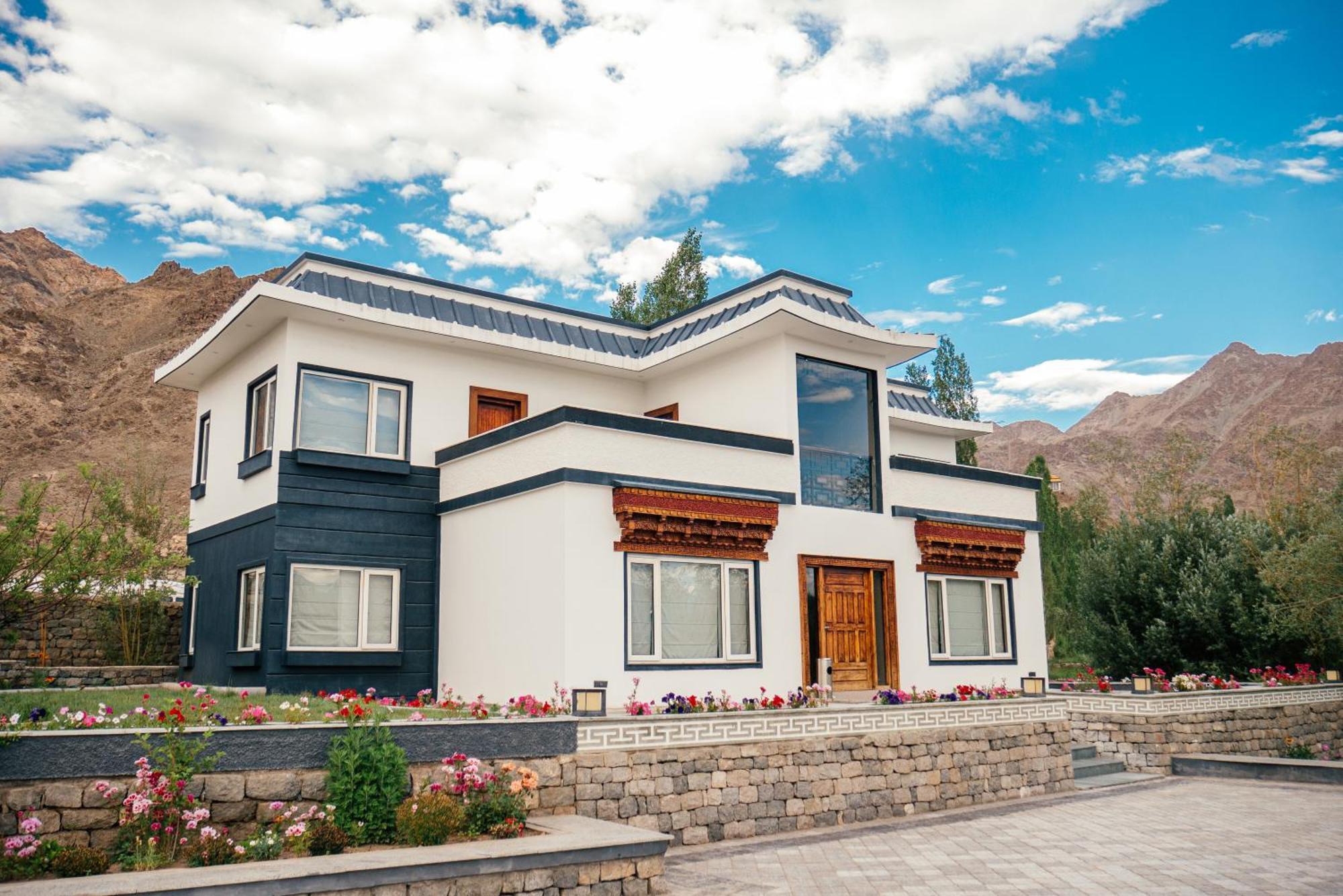 Angkasa Ladakh Resort Leh Extérieur photo